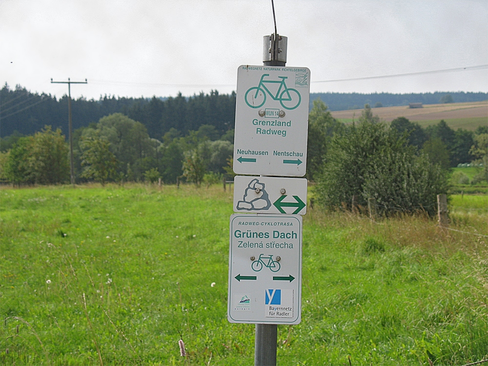Grünes-Dach-Radweg, bei Nentschau