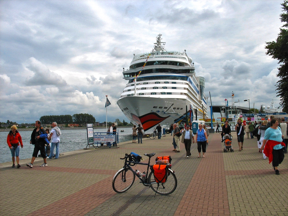 Warnemünde, AIDAblu