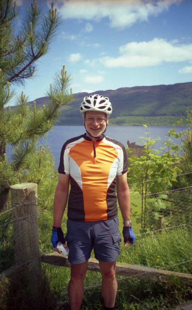 Urquhart Castle, im Hintergrund